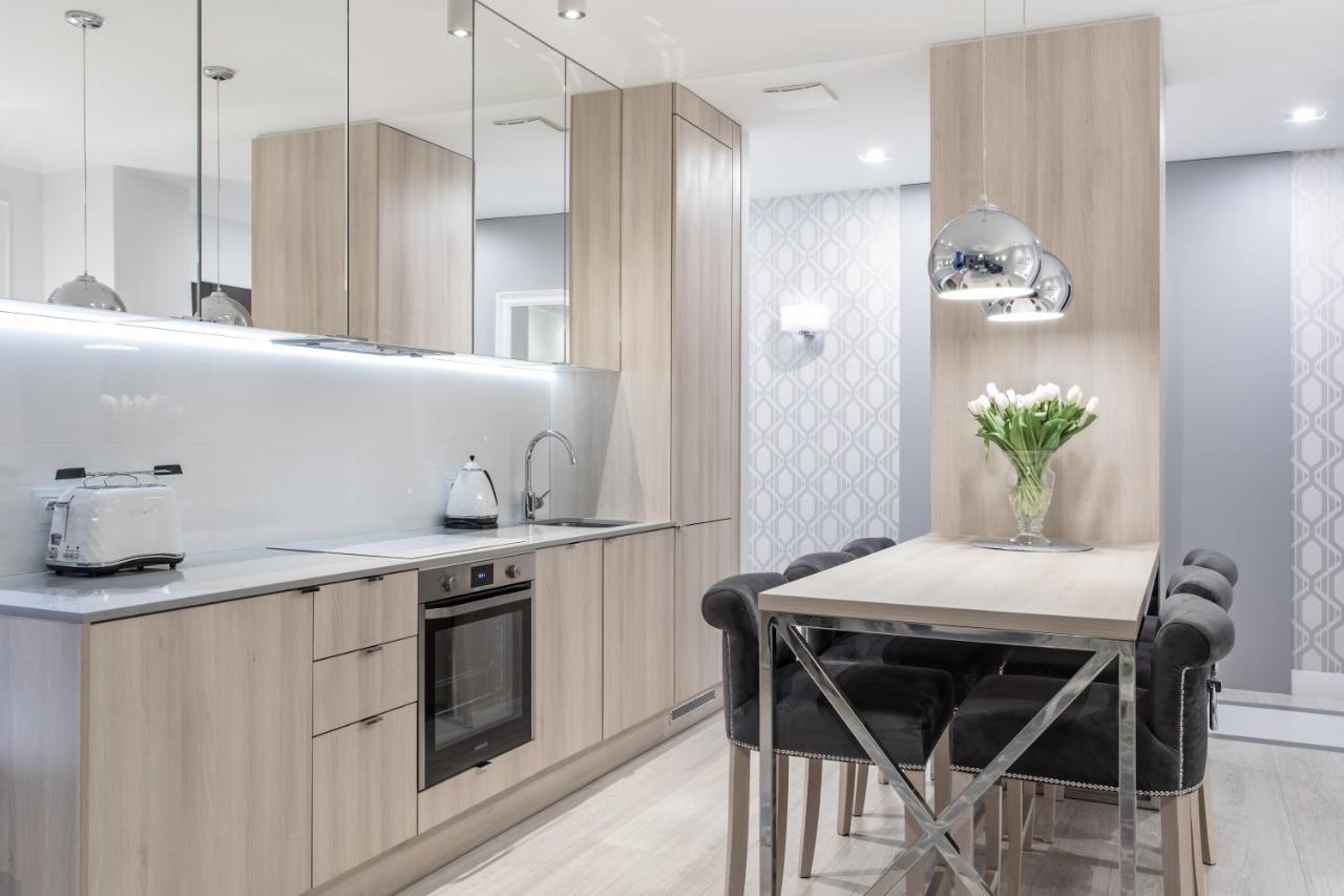 Lion Apartments - Naviflat Brabank Premium Apartment With Parking Гданськ Екстер'єр фото