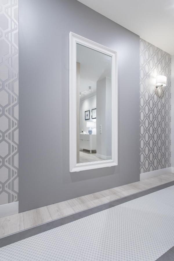 Lion Apartments - Naviflat Brabank Premium Apartment With Parking Гданськ Екстер'єр фото